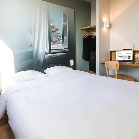 Ouest Villejean Hotel 2*