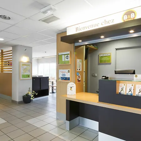 Ouest Villejean Hotel