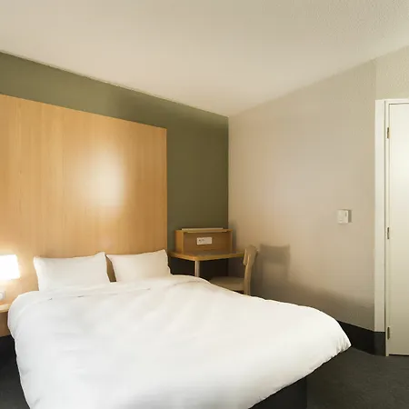 Ouest Villejean Hotel 2*